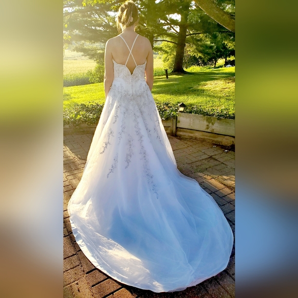 Moonlight Couture White Wedding Dress W/ Detachable Train, Size 16 - Picture 3 of 16